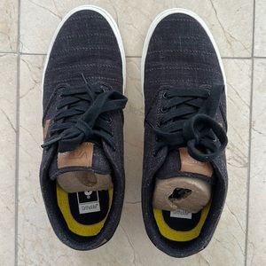 Vans Ludlow in Dark Gray/Black